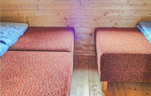 Two-Bedroom Holiday home Mscice with Lake View 03 - image 5