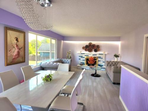 private single room in a house in Richmond, Canada