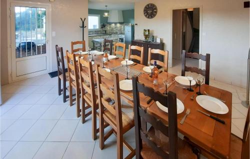 Stunning home in Marzan with WiFi and 4 Bedrooms