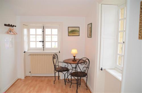 บริการและสิ่งอำนวยความสะดวก, Maison au Loup - Superbe ancien hotel particulier du XVIe siècle au cœur de la vieille ville du Puy (Maison au Loup - Superbe ancien hotel particulier du XVIe siecle au cœur de la vieille ville du Puy) in เลอ ปูว์ ออง เวอเลย์