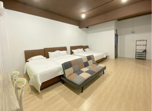 CN Homestay C1 Floor 3 at Nagoya Hill Mall