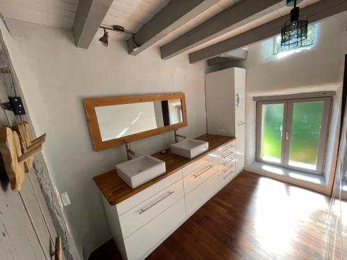 浴室, Gîte avec piscine intérieur, Le Repère de Choiseau (Gite avec piscine interieur, Le Repere de Choiseau) in 沙蘭拉波特里
