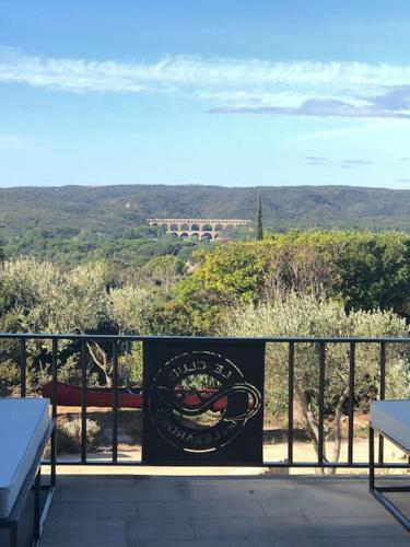 Luxury Villa in front of the famous Pont-du-Gard.