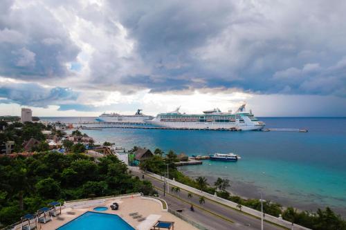 Stunning Views Penthouse withPool Unbeatable Rates Palmar 8D
