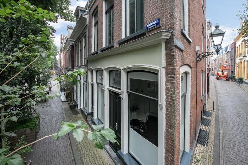  Apartment Eewal 68 in Leeuwarden