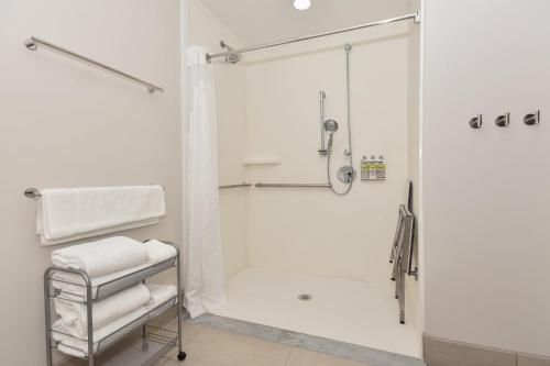 Twin Room - Mobility Access/Hearing Accessible