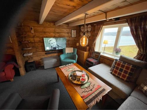 Rauvassgården, romslig, 5 sov, kjøkken, WiFi (Rauvassgarden, romslig, 5 sov, kjøkken, WiFi) in โม อี รานา