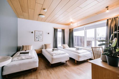 Elda Guesthouse - Laugar