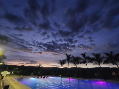 Peldbaseins, Mansión con piscina privada Villa Guiomar (Mansion con piscina privada Villa Guiomar) in Carmen de Apicala