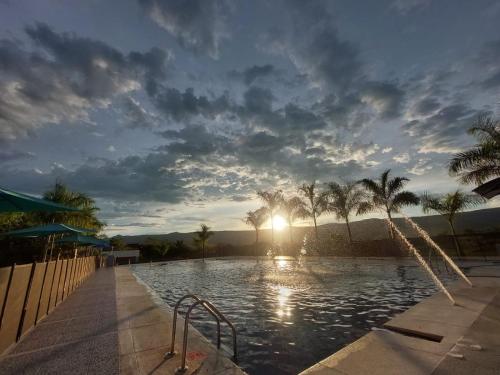 Peldbaseins, Mansión con piscina privada Villa Guiomar (Mansion con piscina privada Villa Guiomar) in Carmen de Apicala