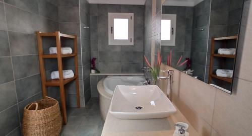 Villa Tholos Crete - image 2