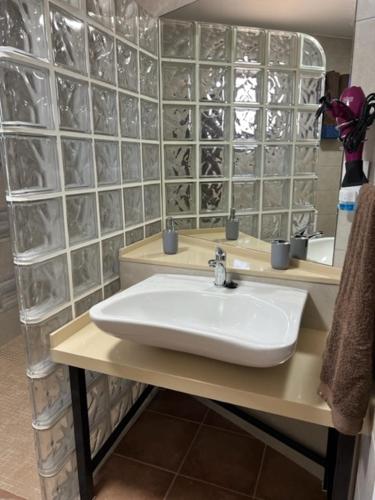 Vannas istaba, VILLA RURAL con amplia piscina in Campillo de Altobuey