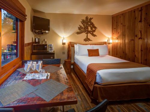 1 double bed, 3 twin beds