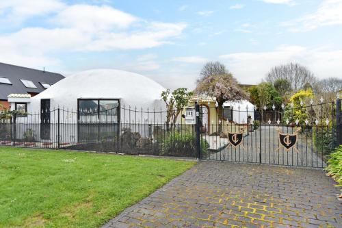 Koepel House - Christchurch Holiday Homes - Christchurch