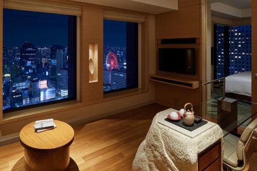 One Bedroom Club Suite with City View