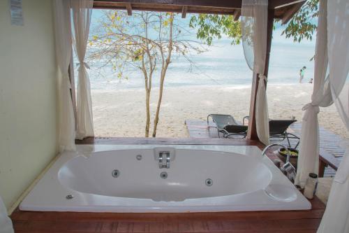 Centara Chaan Talay Resort & Villas - 화장실