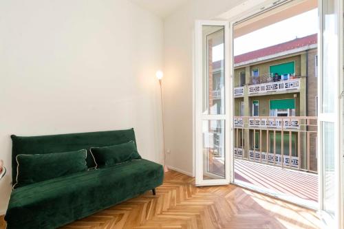 Aurora Lovely Flat with Balcony