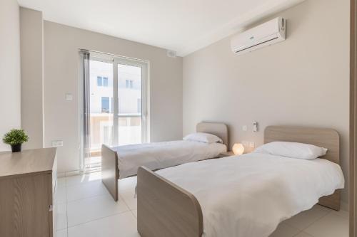 New & central located 3 Double bedroom apartment - Close to all amenities, Is-Swieqi (фото 5)