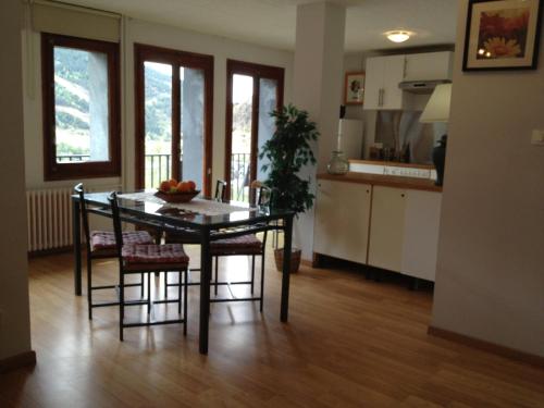 Comoditats, Hotel Roc de St Miquel & Apartment in Soldeu