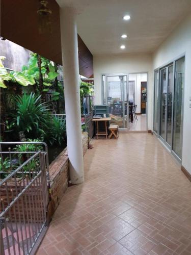 parveke/terassi, Pakin house in Nuea Klong