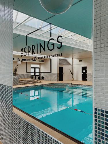 Swimming pool, County Arms Birr in Birr