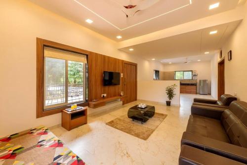 CosmicStays Casa Ivory - A Luxury Villa With Pvt Pool nr Pune