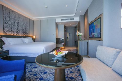 room detail thumbnail 1