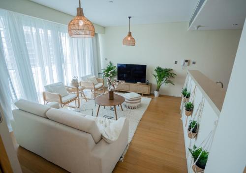 Guestroom, Nasma Luxury Stays - Al Sana 1, Abu Dhabi in Al Raha Beach