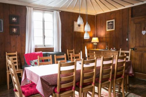 Facilities, Chalet Credence Morzine Outdoor Hot Tub Sleeps 19 in Morzine