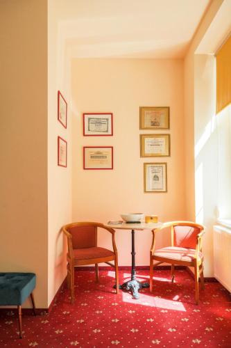 Altwienerhof Hotel - image 4