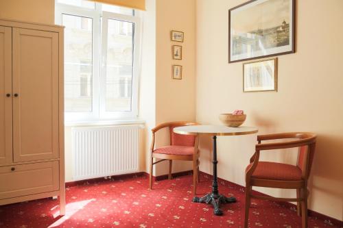 Altwienerhof Hotel - image 2