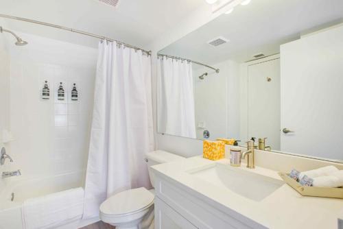 Tucker at Palm Trace Landings Fort Lauderdale - 화장실