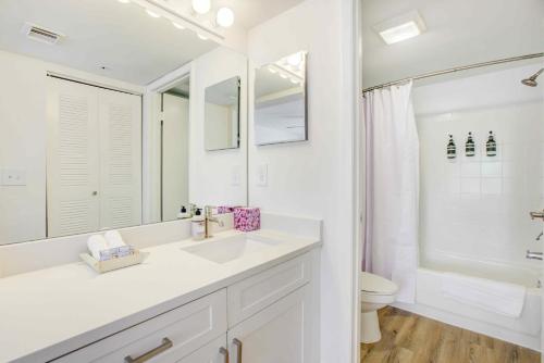 Tucker at Palm Trace Landings Fort Lauderdale - 화장실