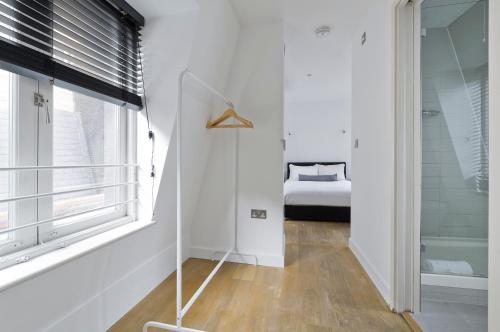 SACO Fleet Street Crane Court - image 4