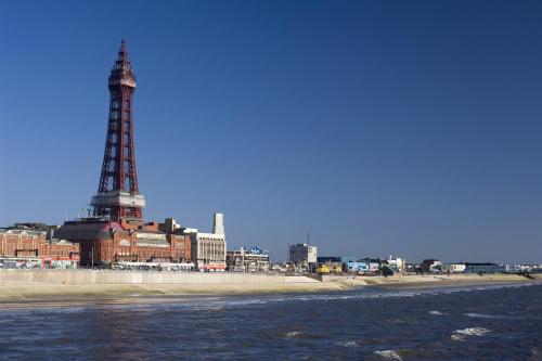 Adelphi Holiday Flats - image 5