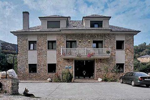 Hotel Pontes De Gatin in Becerreá