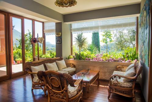 #IoniaHouse Surrel Villa, Тирана (фото 6)