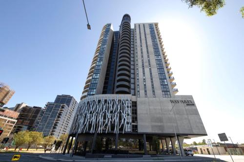 2 Bed 2 Bath Luxury Apartment in Belconnen Canberra - Free heated pool, parking - Belconnen