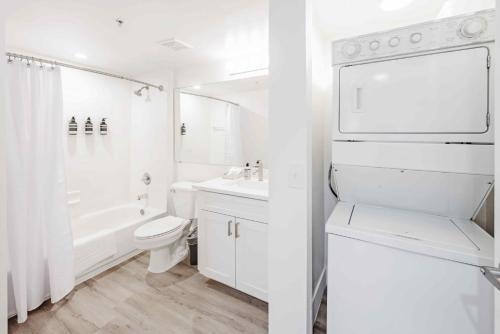 Bathroom, Stunning Centrally Located Apartments at New River Cove in South Florida in Lauderhill