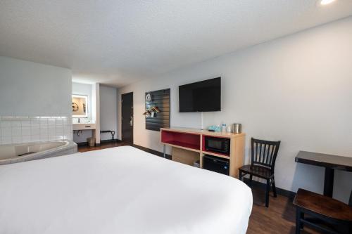 Red Lion Inn & Suites Ontario