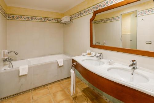 La Quinta Menorca by PortBlue Boutique - Adults Only - image 7