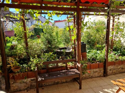 View, Parkplatze, Einzelbetten, 2 TVs, Balkon, Terrasse, fast Wi-Fi bis zu 1000 Mbit, Homeoffice in Hanau am Main