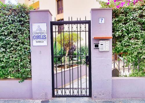 Cibeles Modern Studio Sea Views Marbella centre Ninth floor - Tap to explore photos
