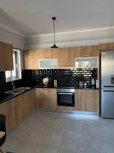 Eleusis Luxury Flat,car park in property in Elefsina