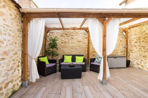 Maison accueillante à Noyen-sur-Sarthe avec terrasse gîte à louer Noyen-sur-Sarthe