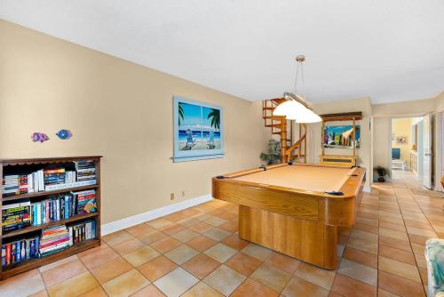 Flip Flop Bungalow with Pool in Ormond Beach, USA