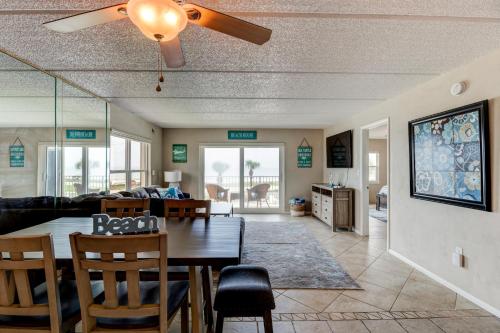 Oceanfront Sunrise 2 Bed 2 Bath Condo with Pool in Ormond Beach, USA