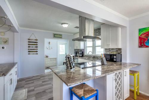 Three Oars Beach Bungalow in Daytona Beach, USA