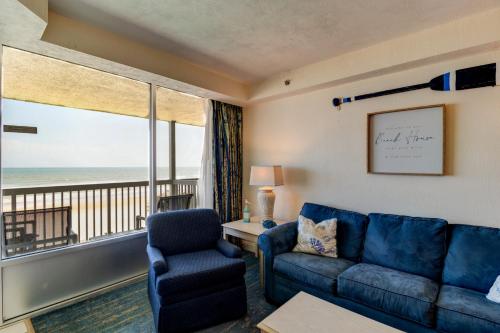 Oceanfront with Kitchen and Wifi Sleeps 6 in Daytona Beach, USA