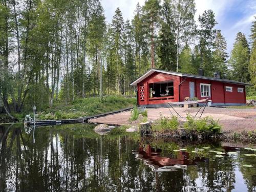 . Katiskosken joenrantamökki